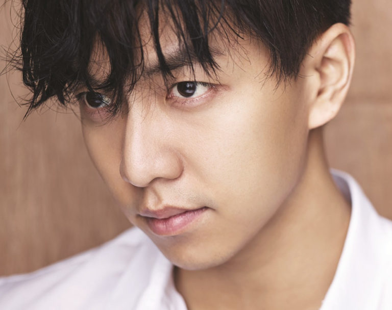 Lee Seung Gi udostępnia zdjęcie ze swoją córką z okazji jej pierwszych urodzin