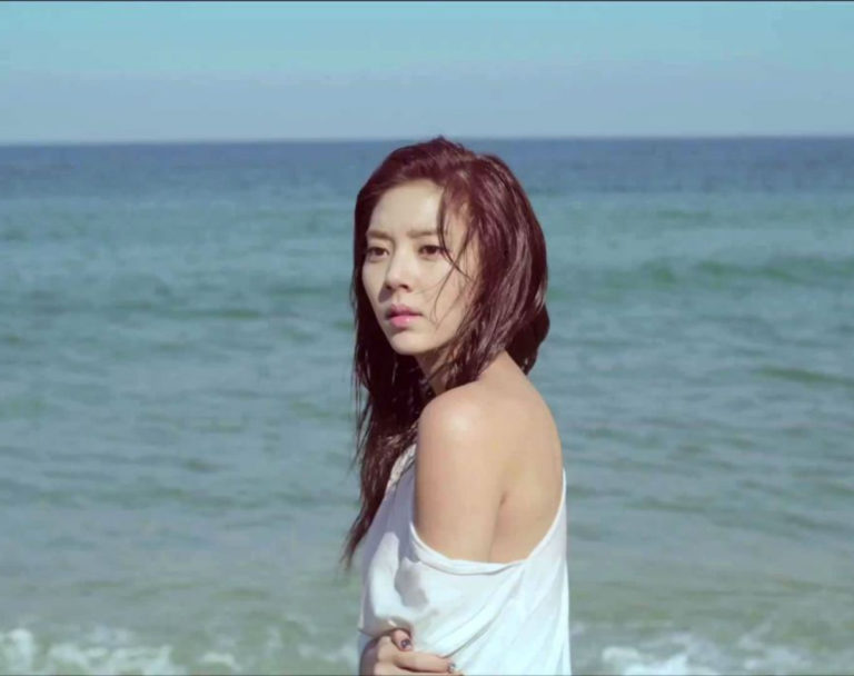 Son Dam Bi ujawnia ile schudła od czasu porodu