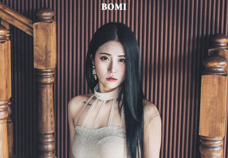 Bomi (GIRL CRUSH)