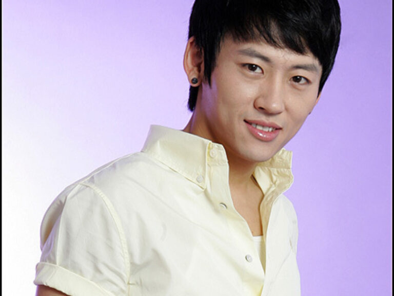 Park Ji Heon z V.O.S ujawnia swoją transformację z flab do fab