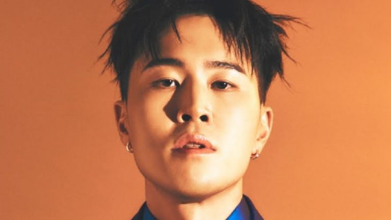 Chancellor ogłasza małżeństwo z pięknymi zdjęciami ślubnymi