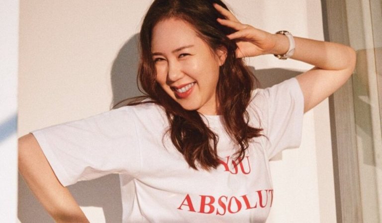 Hwang Shin-young urodziła trojaczki