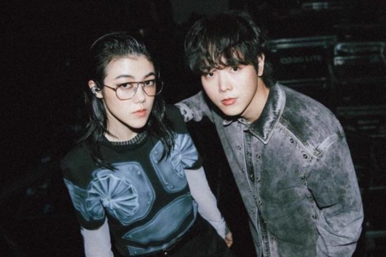 SE SO NEON wydają album