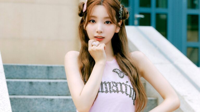 YEONHEE (ROCKET PUNCH)