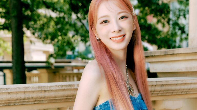 YUNKYOUNG (ROCKET PUNCH)