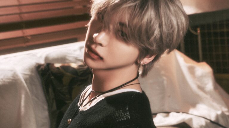 JIHO (AMPERS&ONE)