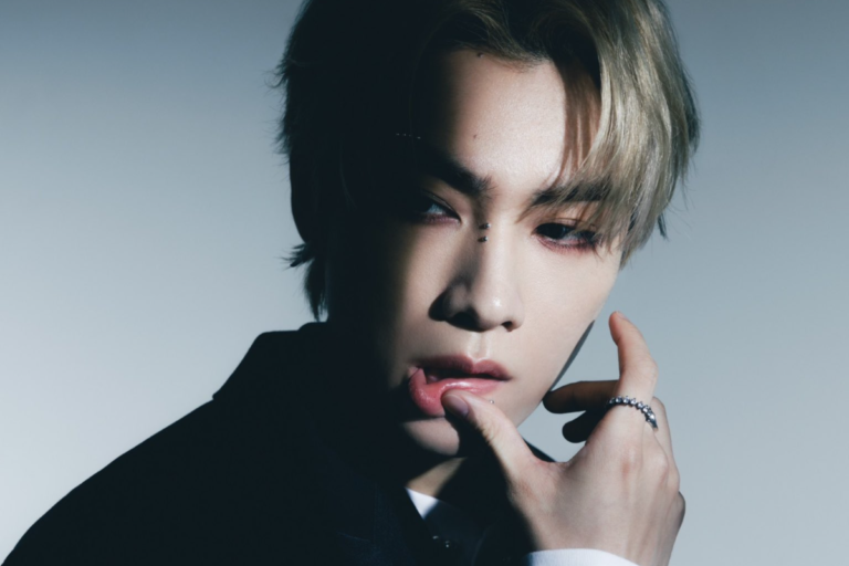 Xiaojun przekazuje fanom 2000 dolarów z okazji Księżycowego Nowego Roku