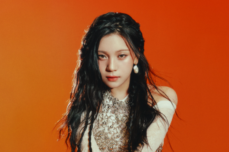 Umji z VIVIZ dzieli się zdjęciami z rocznikiem ’98 aby upamiętnić Moonbina